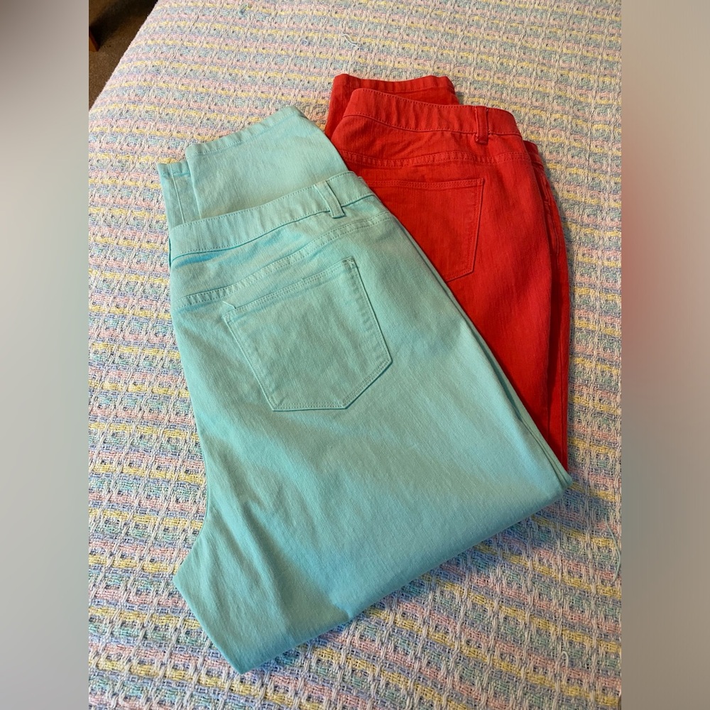 Christopher & CJ Banks 2 pairs  Slimming 16 pants EUC